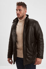 Daytona's reddish-brown sheepskin jacket: rugged, refined, timeless. - Image n°1