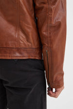 Cognac sheep leather jacket, slim-fit and washed for a vintage touch. - Image n°7