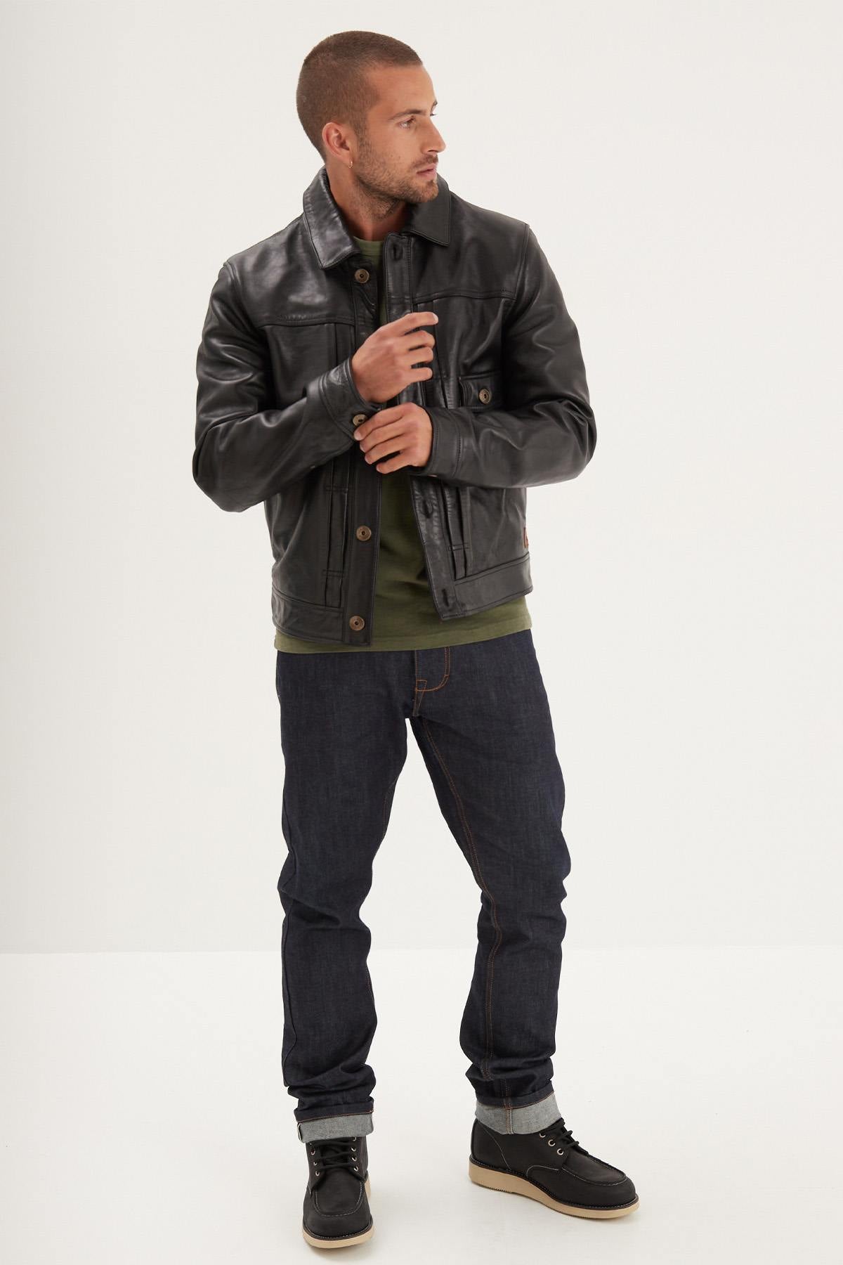 A horsehide jacket cut in the 1930s Type 1 style, made to endure. - Image n°4