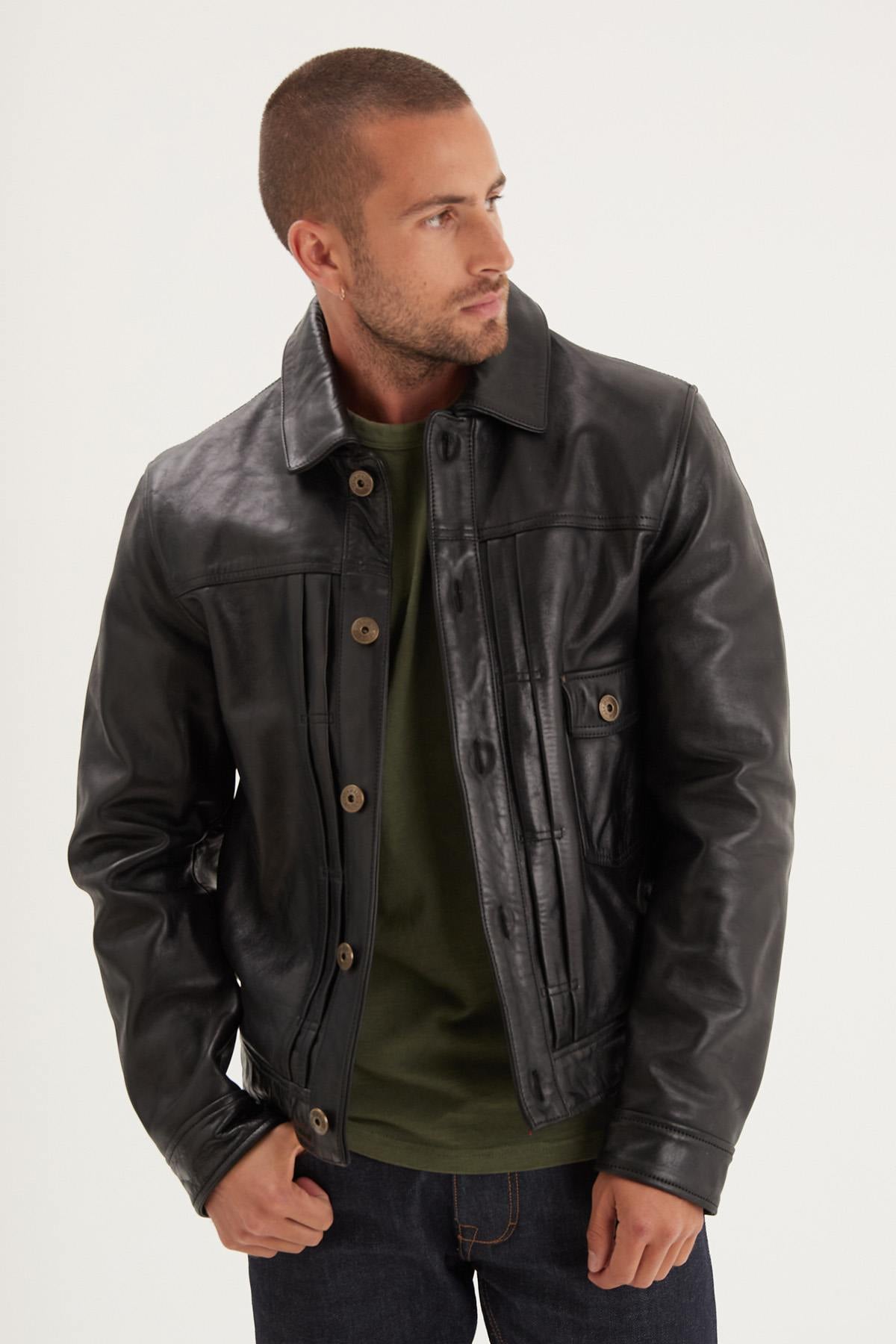 A horsehide jacket cut in the 1930s Type 1 style, made to endure. - Image n°7