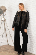 Aged black sheep leather aviator jacket with vegan fur collar. - Image n°2
