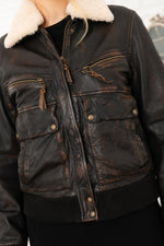 Aged black sheep leather aviator jacket with vegan fur collar. - Image n°7