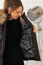 Dark brown lambskin jacket with detachable fur collar for winter - Image n°7