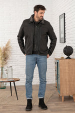 Black sheep leather jacket with biker edge and sleek, adaptable fit. - Image n°5