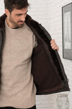 Serge Pariente's dark brown sheepskin jacket: straight fit. - Image n°7