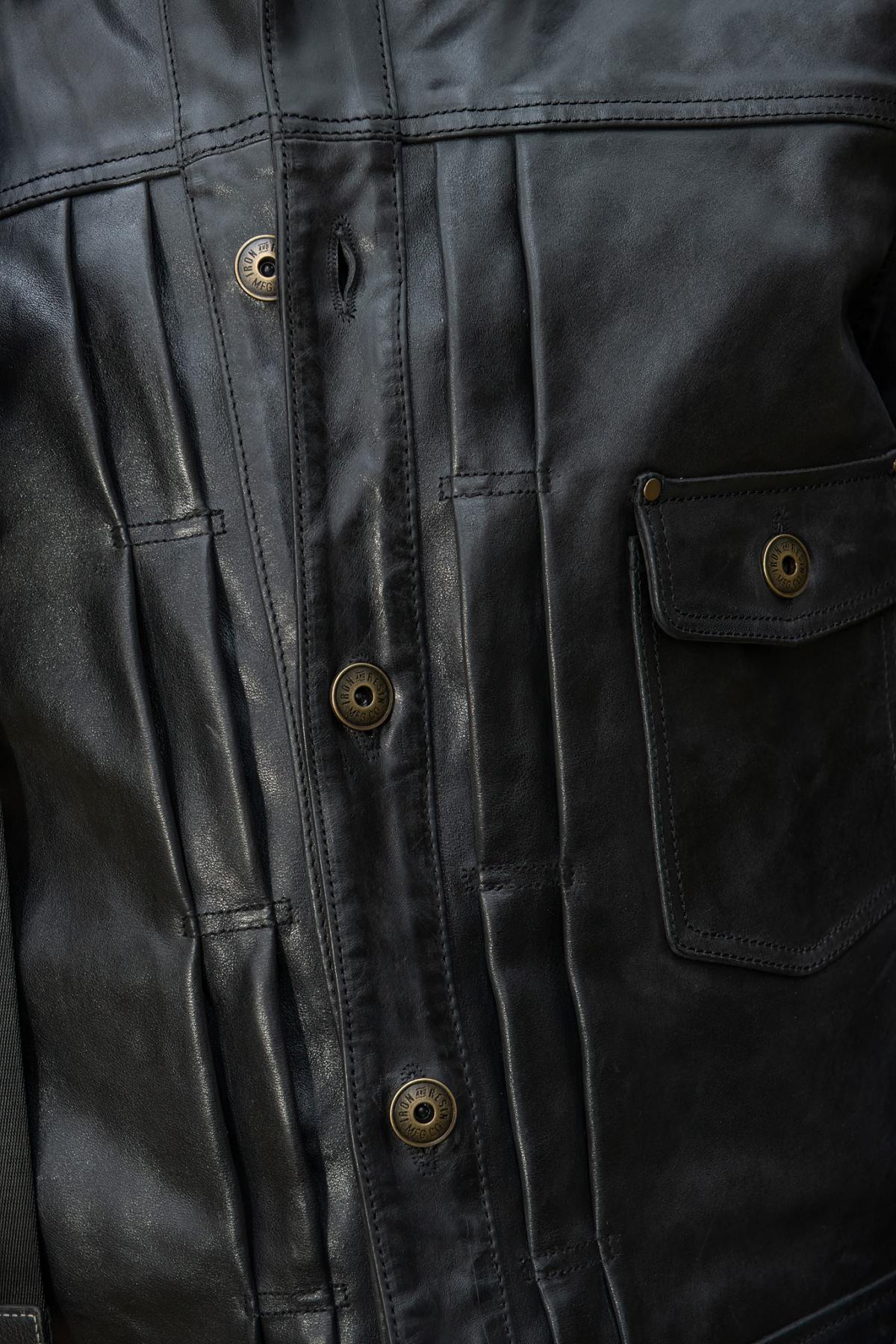 A horsehide jacket cut in the 1930s Type 1 style, made to endure. - Image n°3