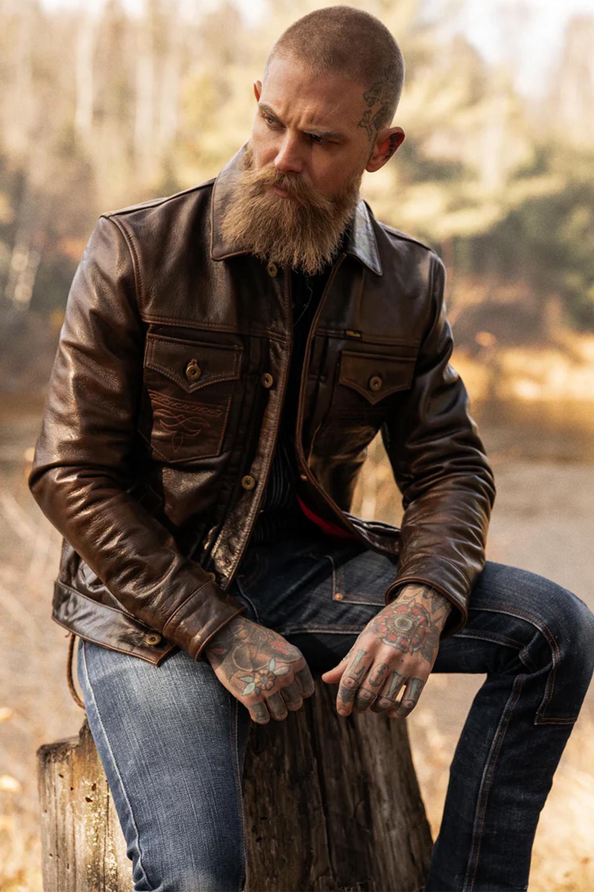 Rustic mahogany buffalo leather trucker jacket with western stitching. - Image n°8