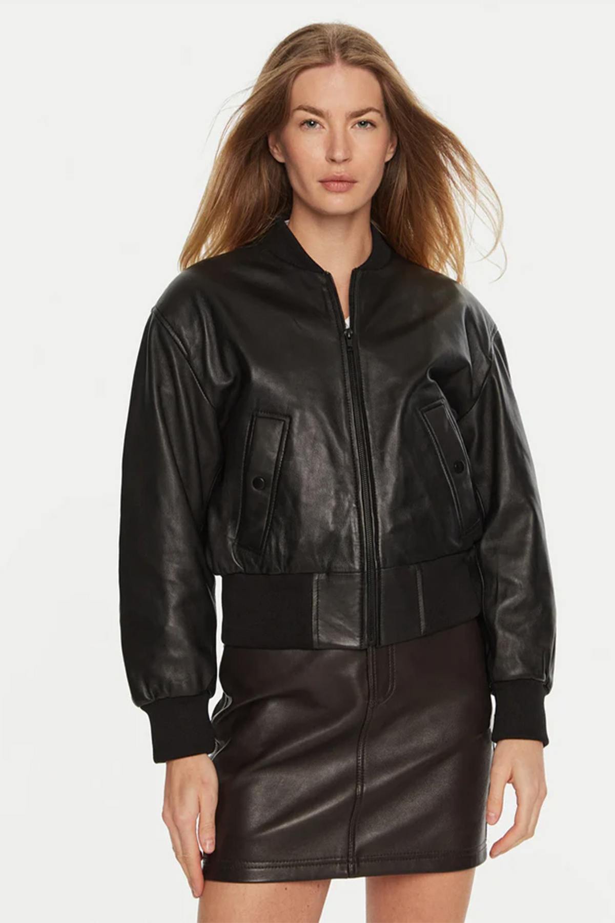Black lambskin bomber with ribbed trims and a green lining. - Image n°4