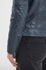 A short sheep leather jacket in blue, ideal for sporty-casual style. - Image n°10