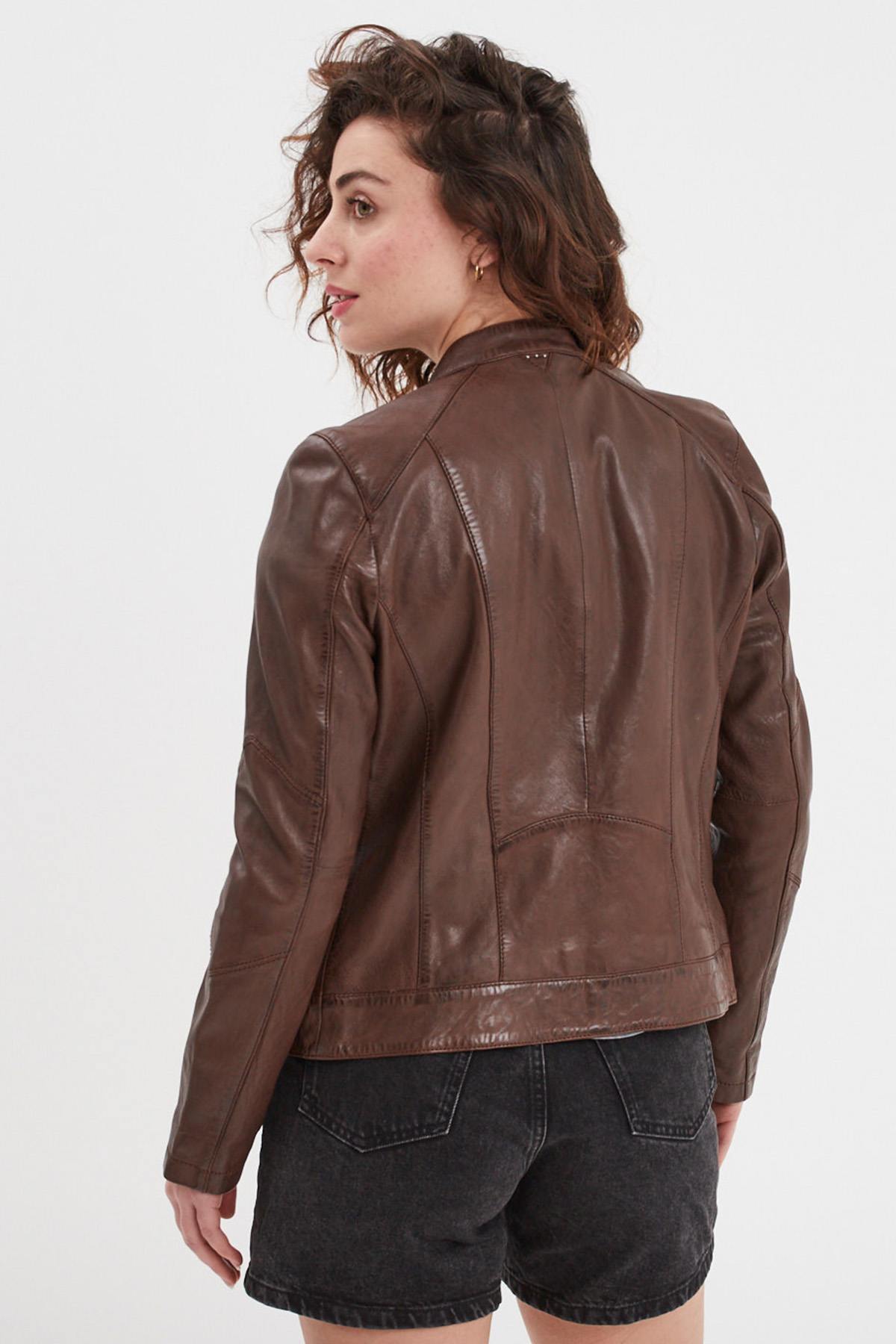 Slim lambskin biker jacket, lightweight and timeless for all seasons. - Image n°2