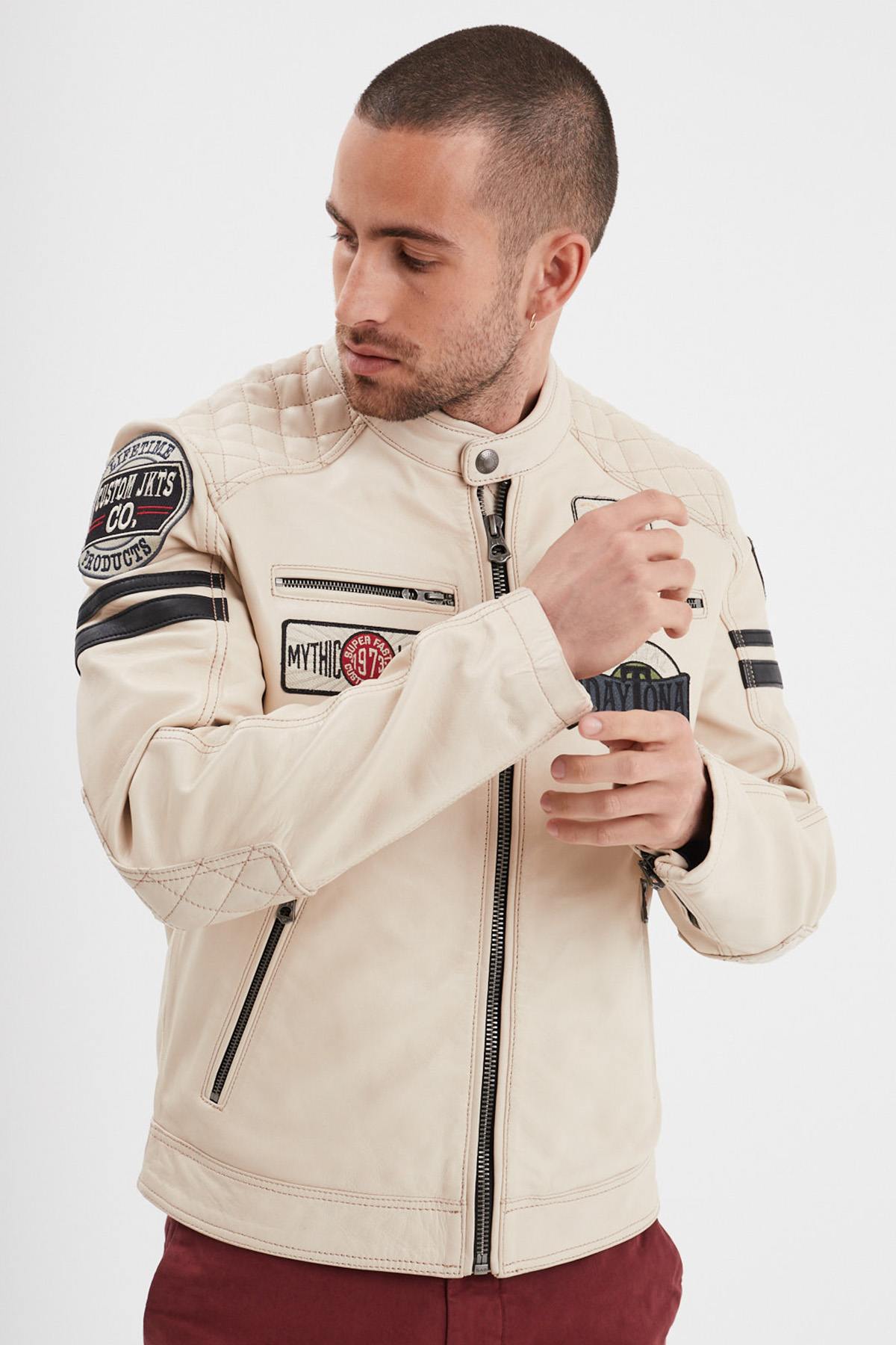 Ecru sheepskin jacket with a regular fit, crafted for all-season wear. - Image n°1