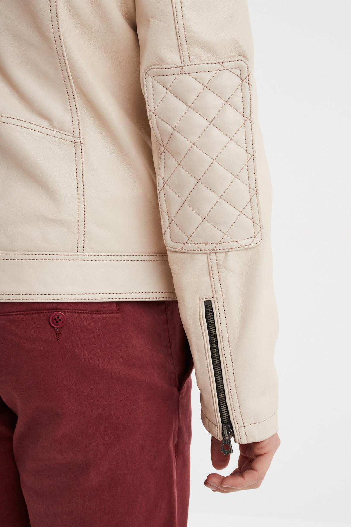 Ecru sheepskin jacket with a regular fit, crafted for all-season wear. - Image n°8