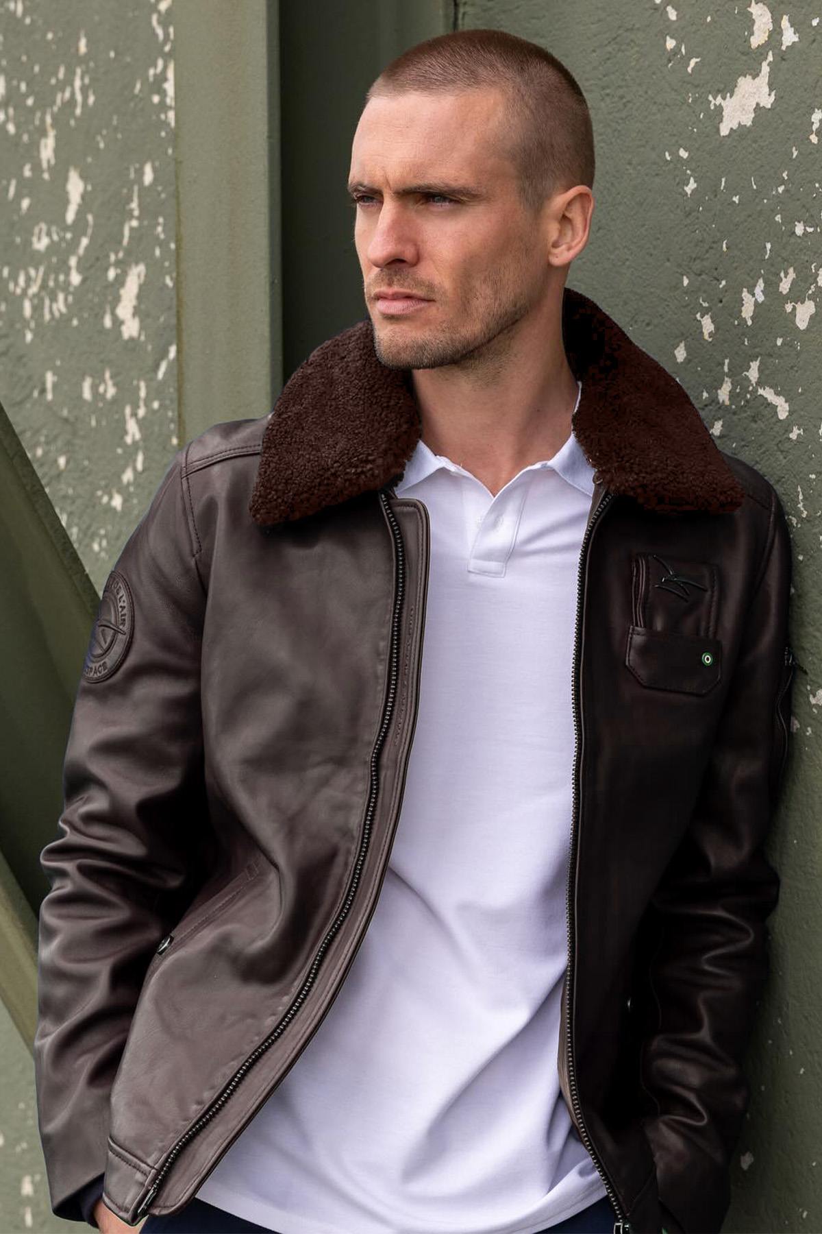 French brown lambskin aviator jacket. Detachable fur collar. - Image n°1