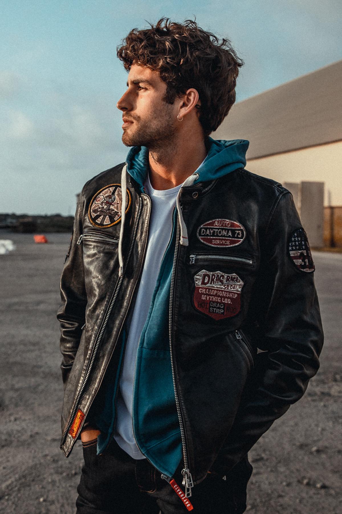 Daytona's black lambskin jacket: seven patches, removable collar. - Image n°1