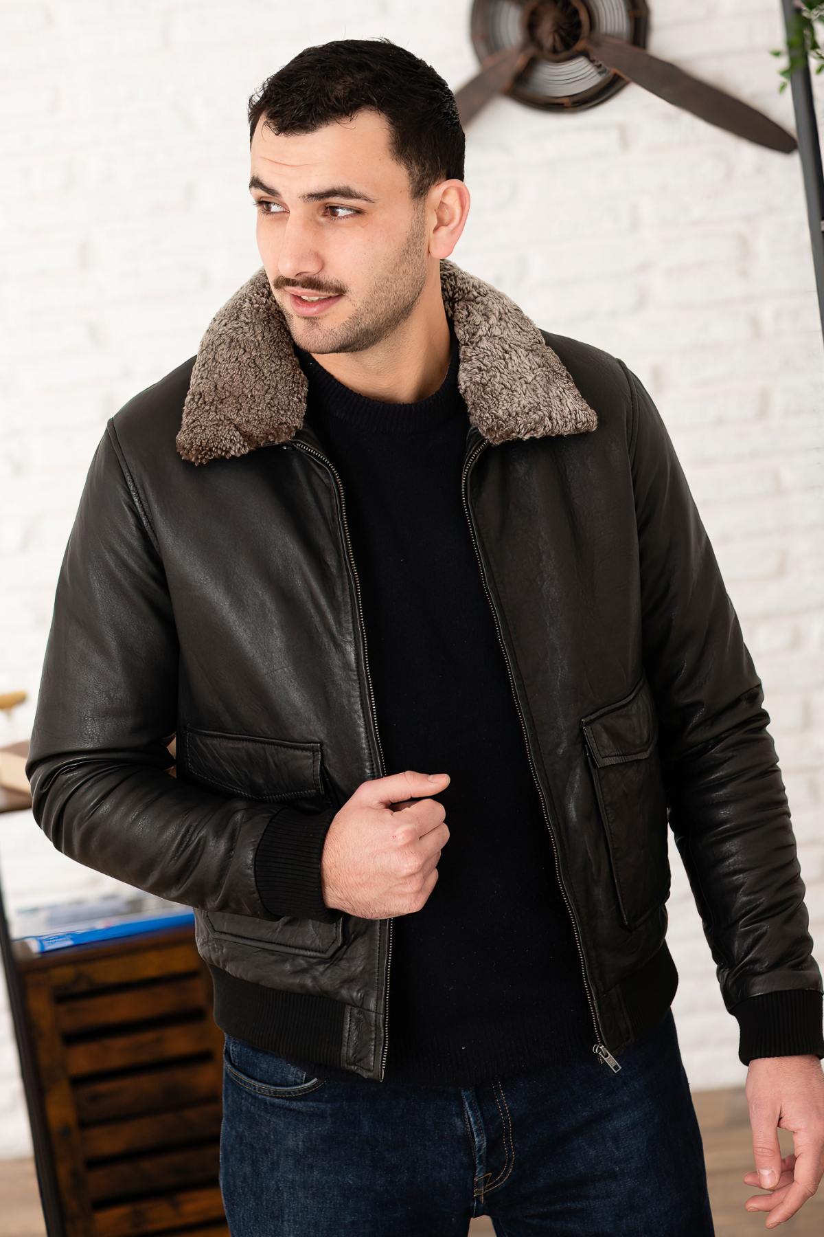 Black leather bomber jacket with fur collar - Image n°5