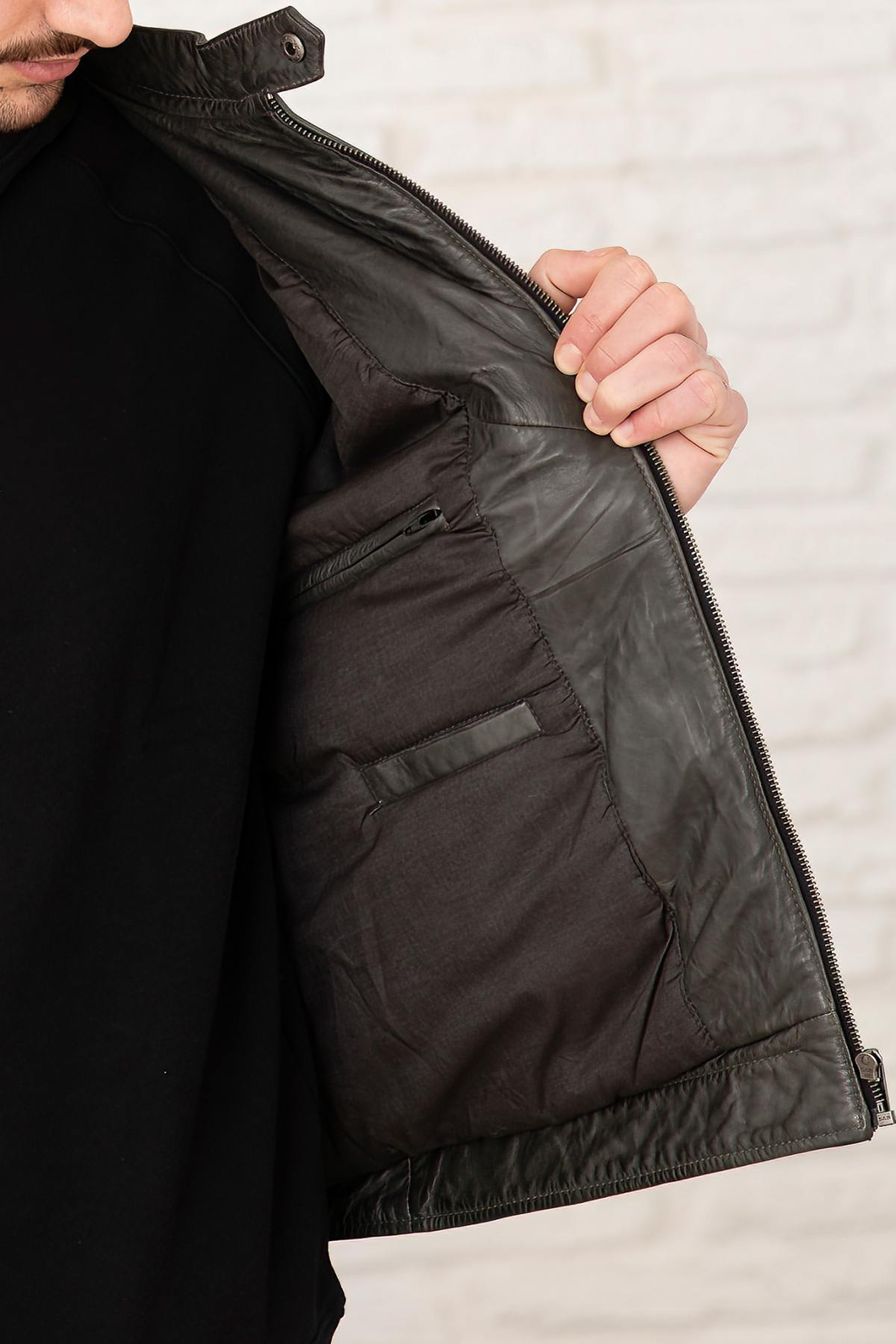 Alon 2: anthracite lambsheep leather biker jacket by Serge Pariente. - Image n°6