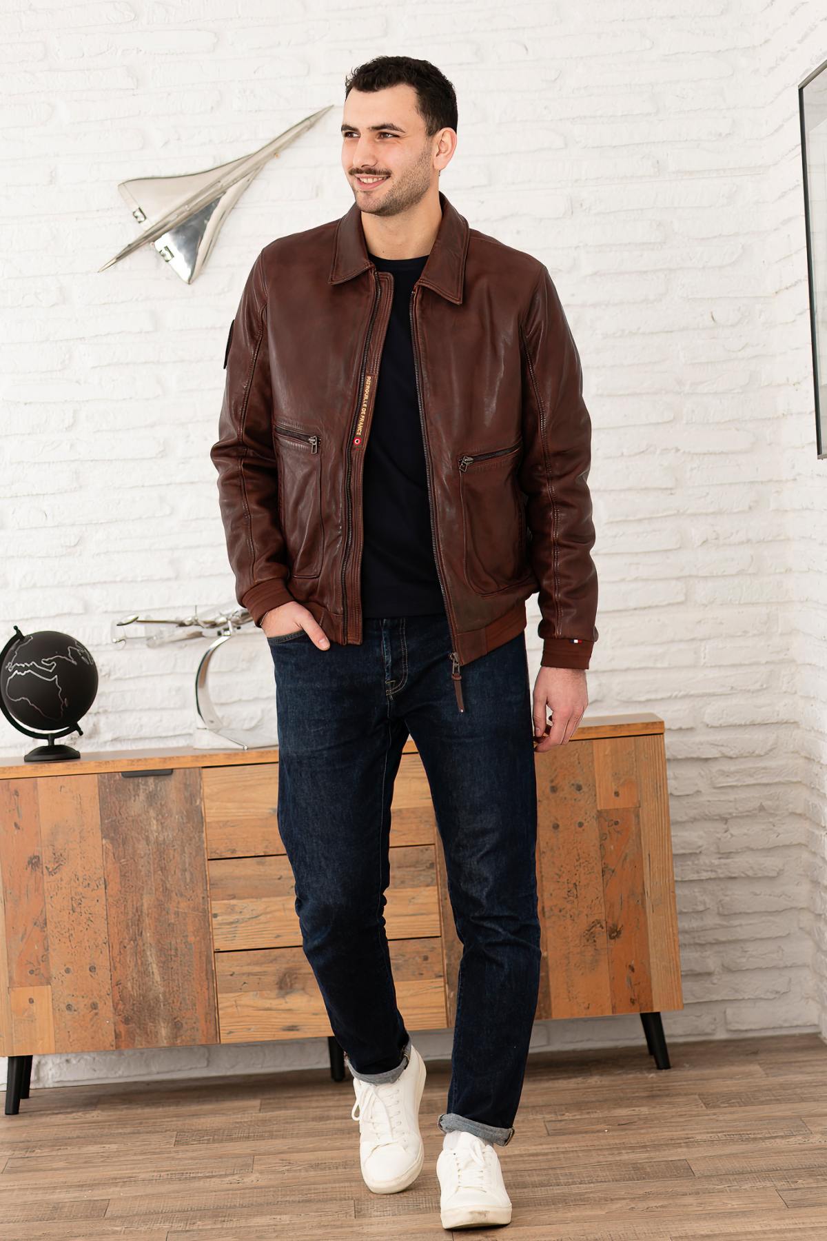 Cognac sheepskin aviator jacket with Patrouille de France insignia. - Image n°8