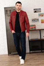 Supple lamb leather in Red Chili. Vegetable-tanned, biker collar. - Image n°3