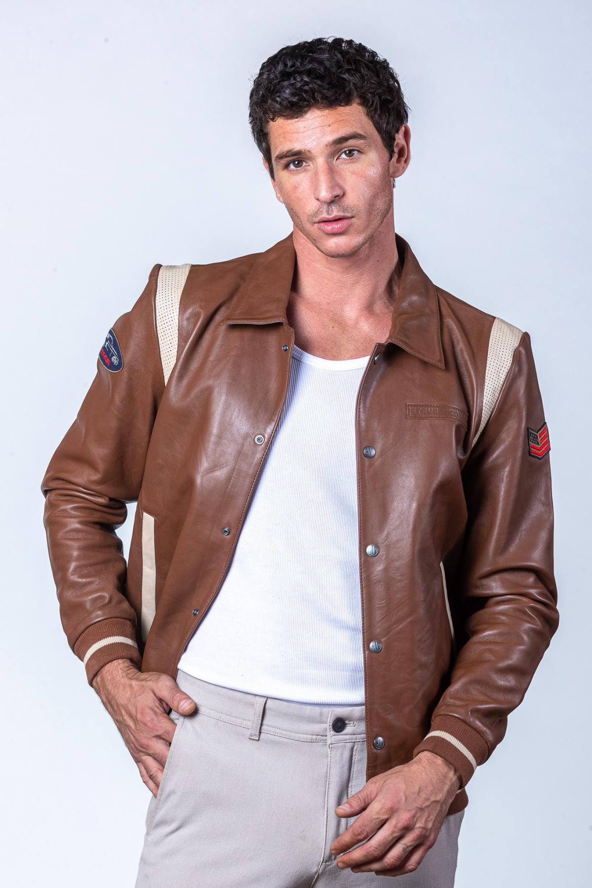 Maroon tortoisesed lambsheep leather jacket, motorsport-inspired. - Image n°1