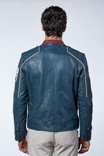 Steve McQueen's *Le Mans* spirit in a royal blue sheepskin jacket. - Image n°3