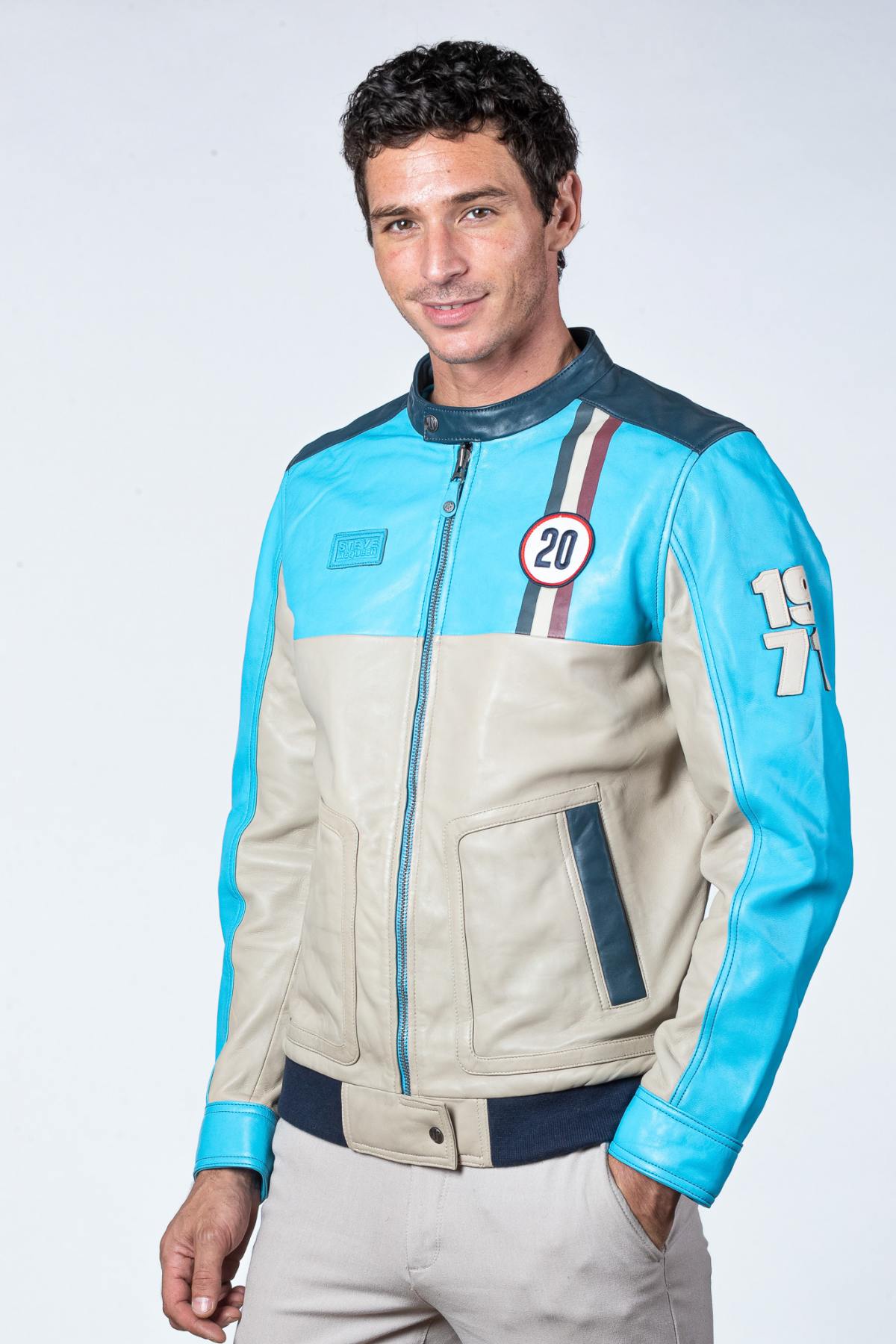 Lamb-soft sheep leather in Nordic blue. Regular fit, biker collar. - Image n°2