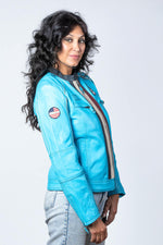 Nordic blue lambskin jacket with 1971 motorsport-inspired details. - Image n°5