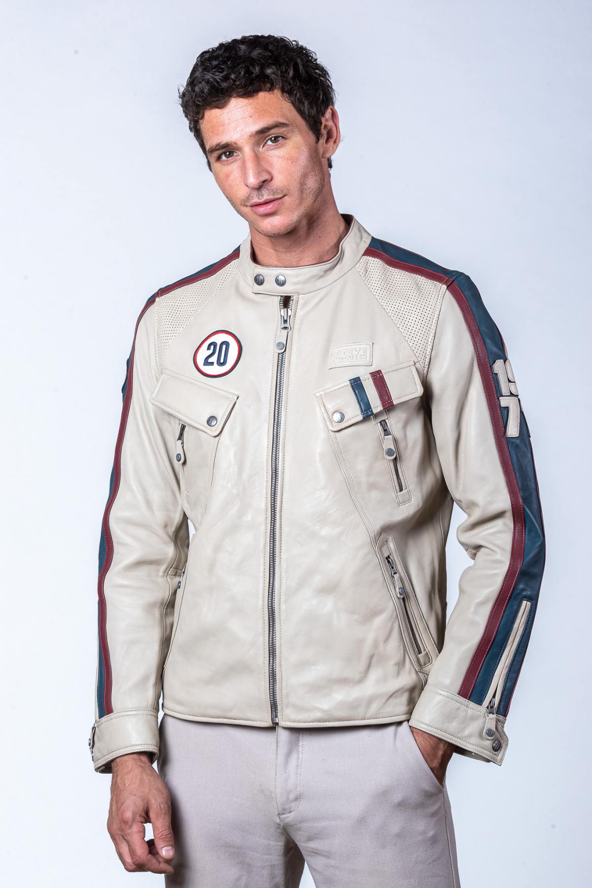 McQueen's legacy in ecru lambskin. A relaxed fit for all seasons. - Image n°5