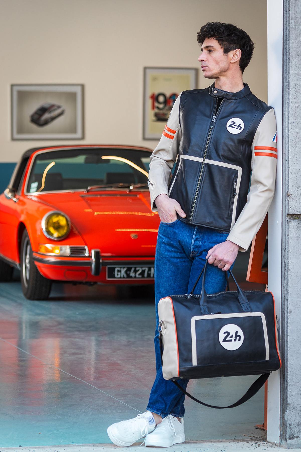 48-hour black leather travel bag with 24-hour Le Mans theme - Image n°6
