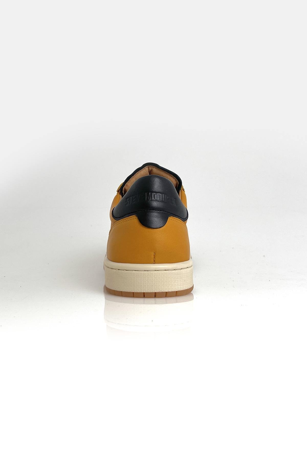 Steve McQueen yellow leather sneakers - Image n°4