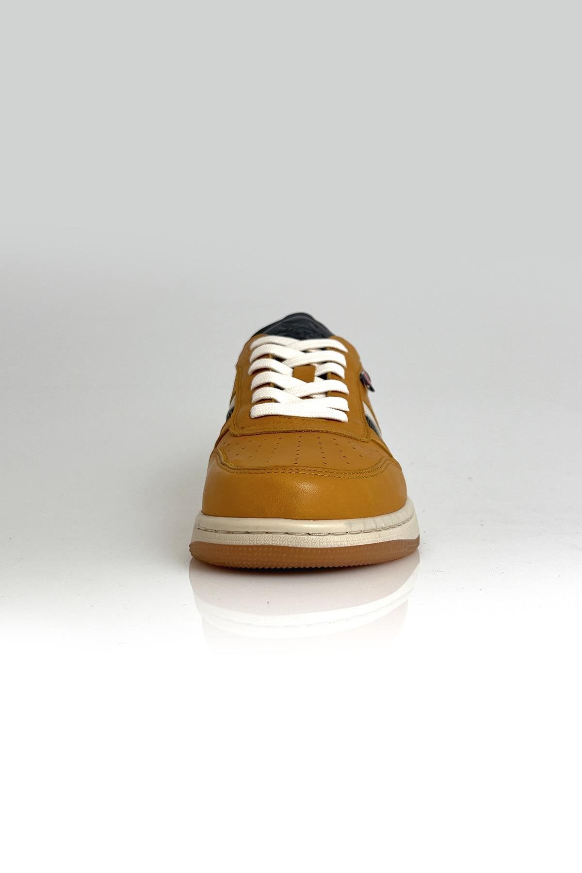 Steve McQueen yellow leather sneakers - Image n°5