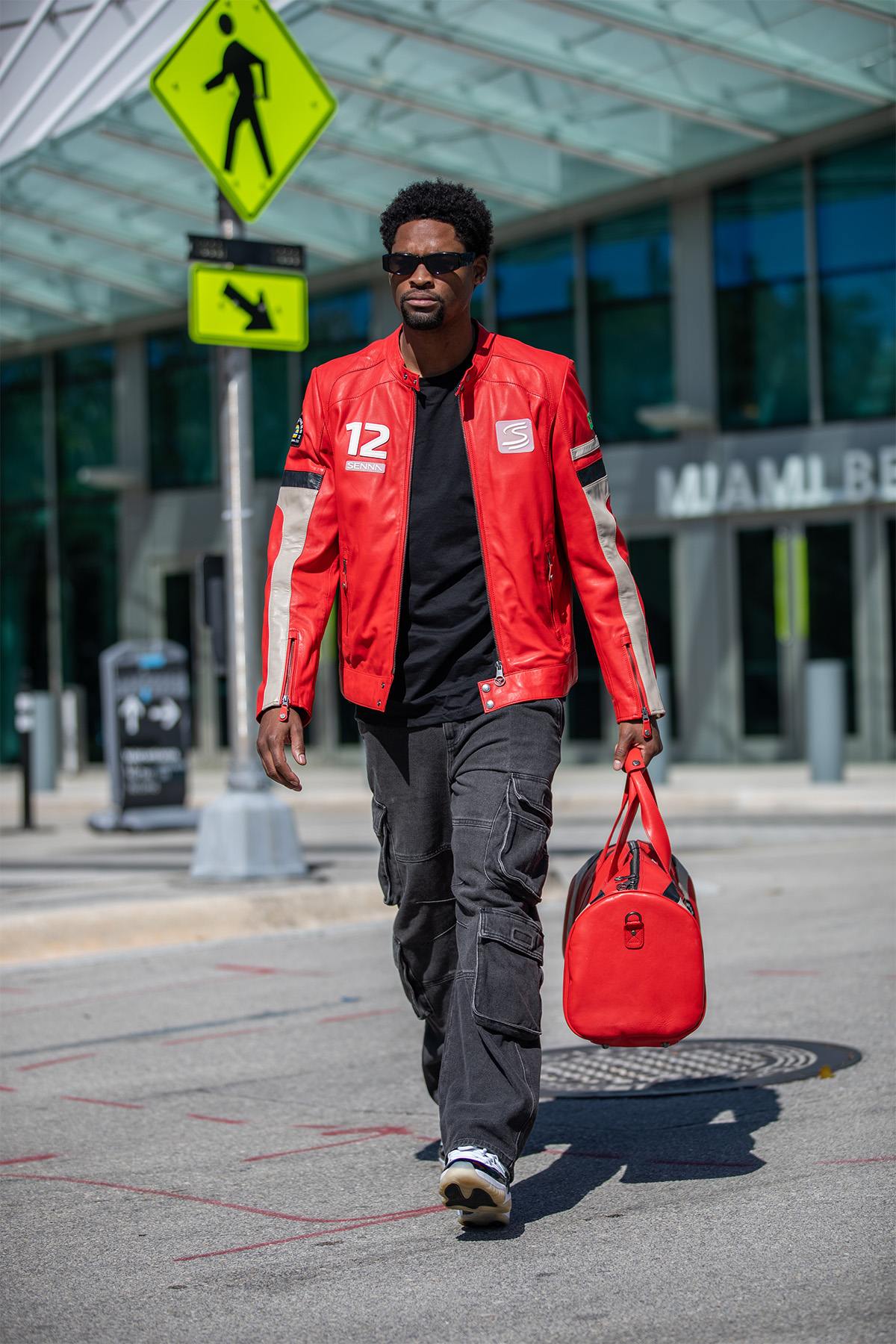 Celebrate Senna's McLaren era with this bold red lambskin jacket. - Image n°2