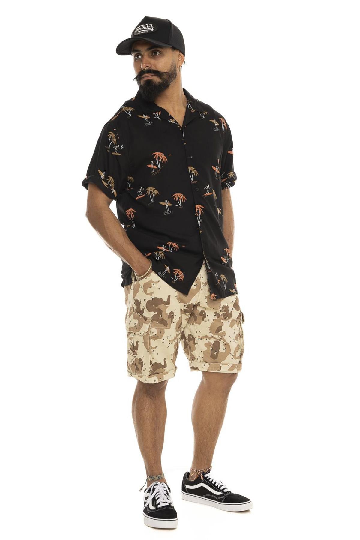 Black short-sleeved shirt with surf pattern - Image n°4
