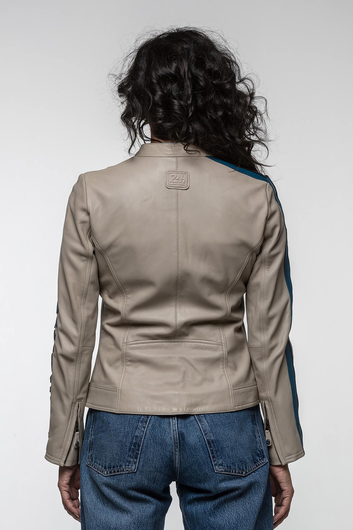 Lambskin jacket in ecru, blending sporty cuts with timeless elegance. - Image n°3