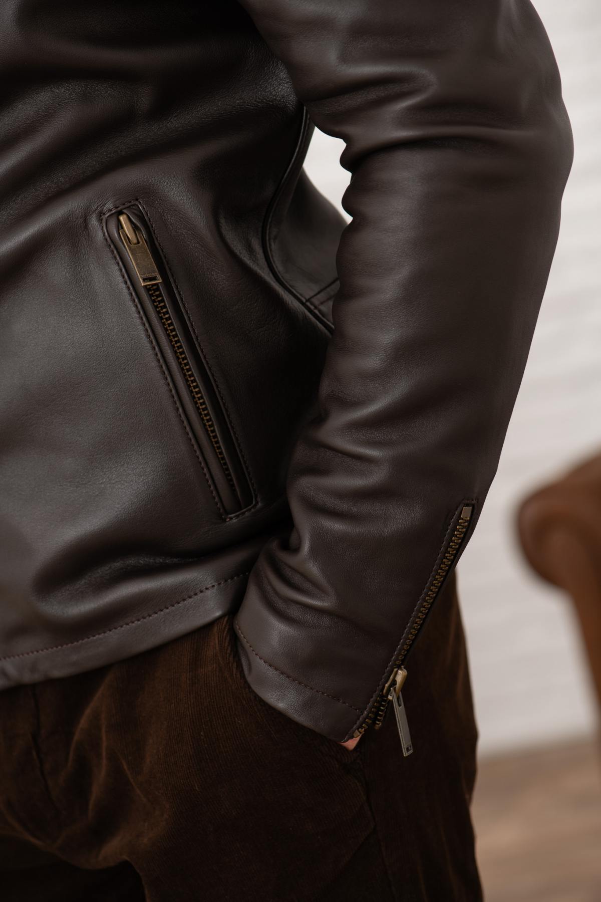 Rich cacao lambskin jacket by Chevignon, lightweight and versatile. - Image n°6