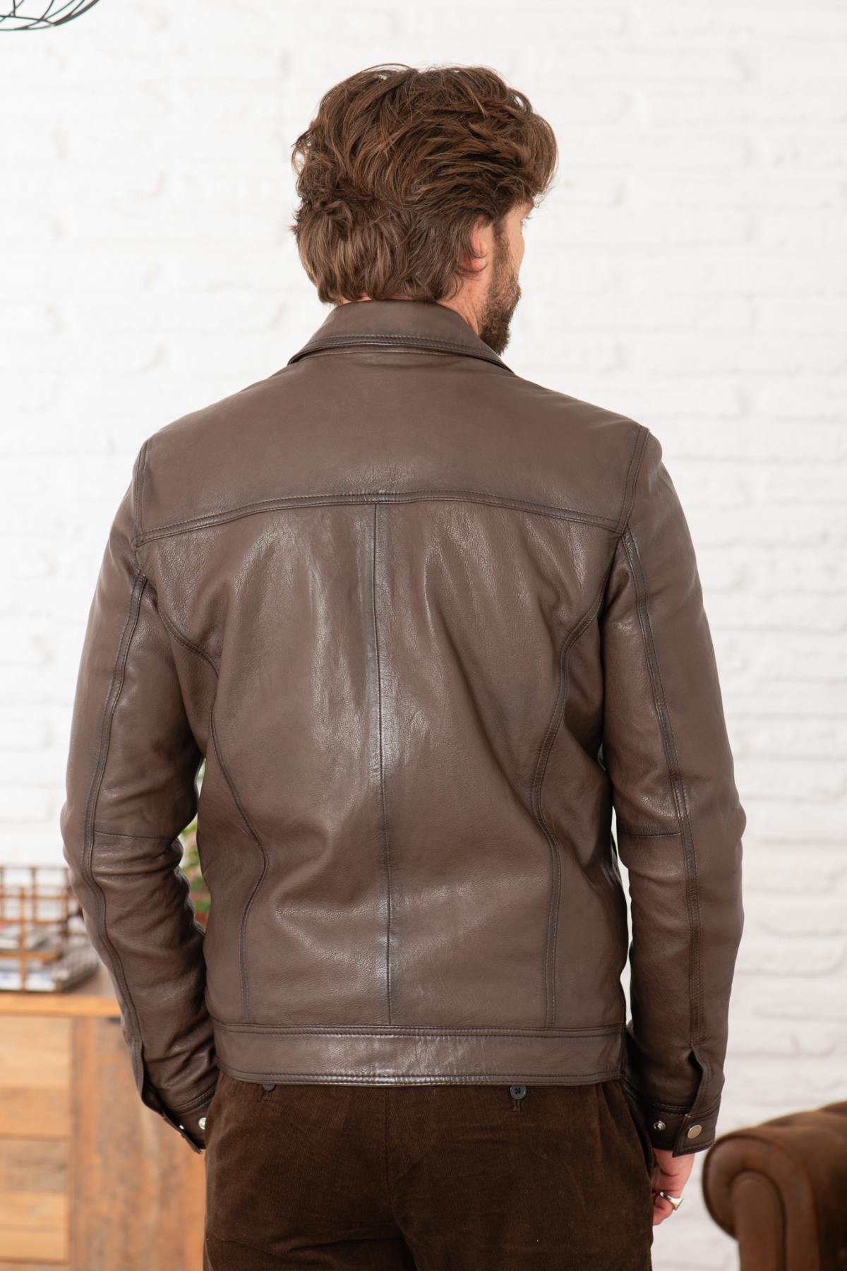 Mocha shirt collar leather jacket with two chest pockets - Image n°4