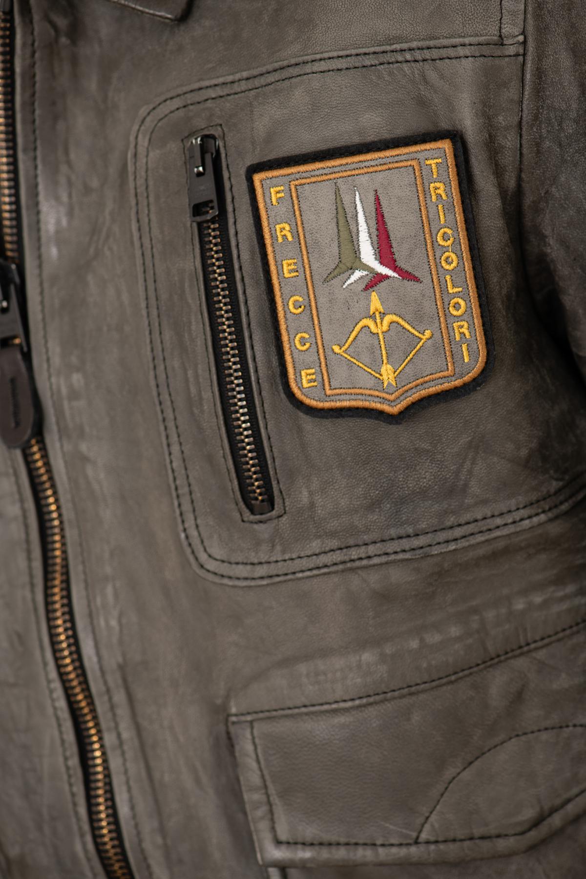 Italian grey sheepskin aviator jacket, military-inspired and timeless. - Image n°3