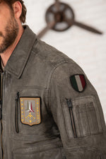 Italian grey sheepskin aviator jacket, military-inspired and timeless. - Image n°7