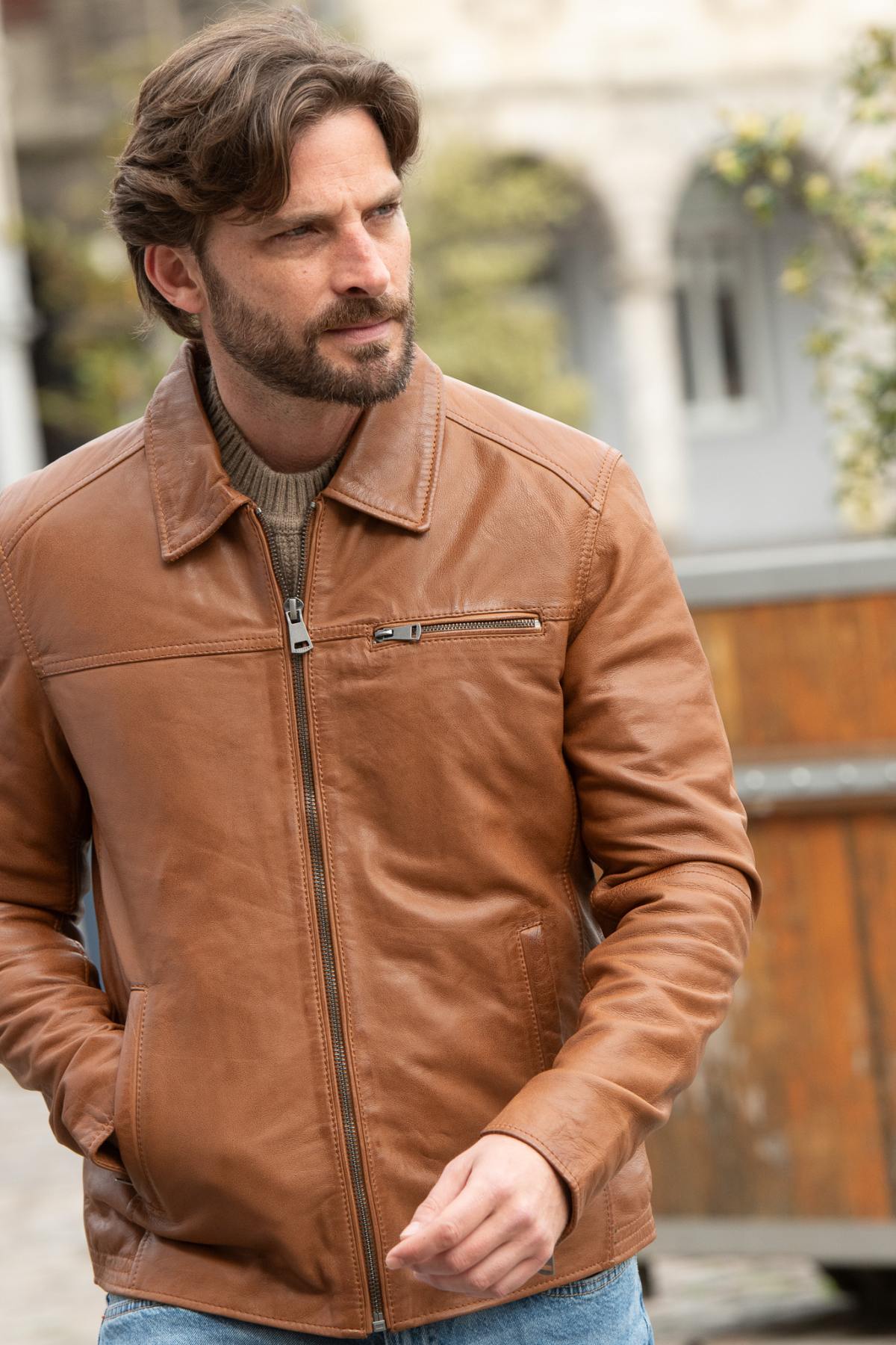 Camel-colored leather jacket with a shirt collar - Image n°2