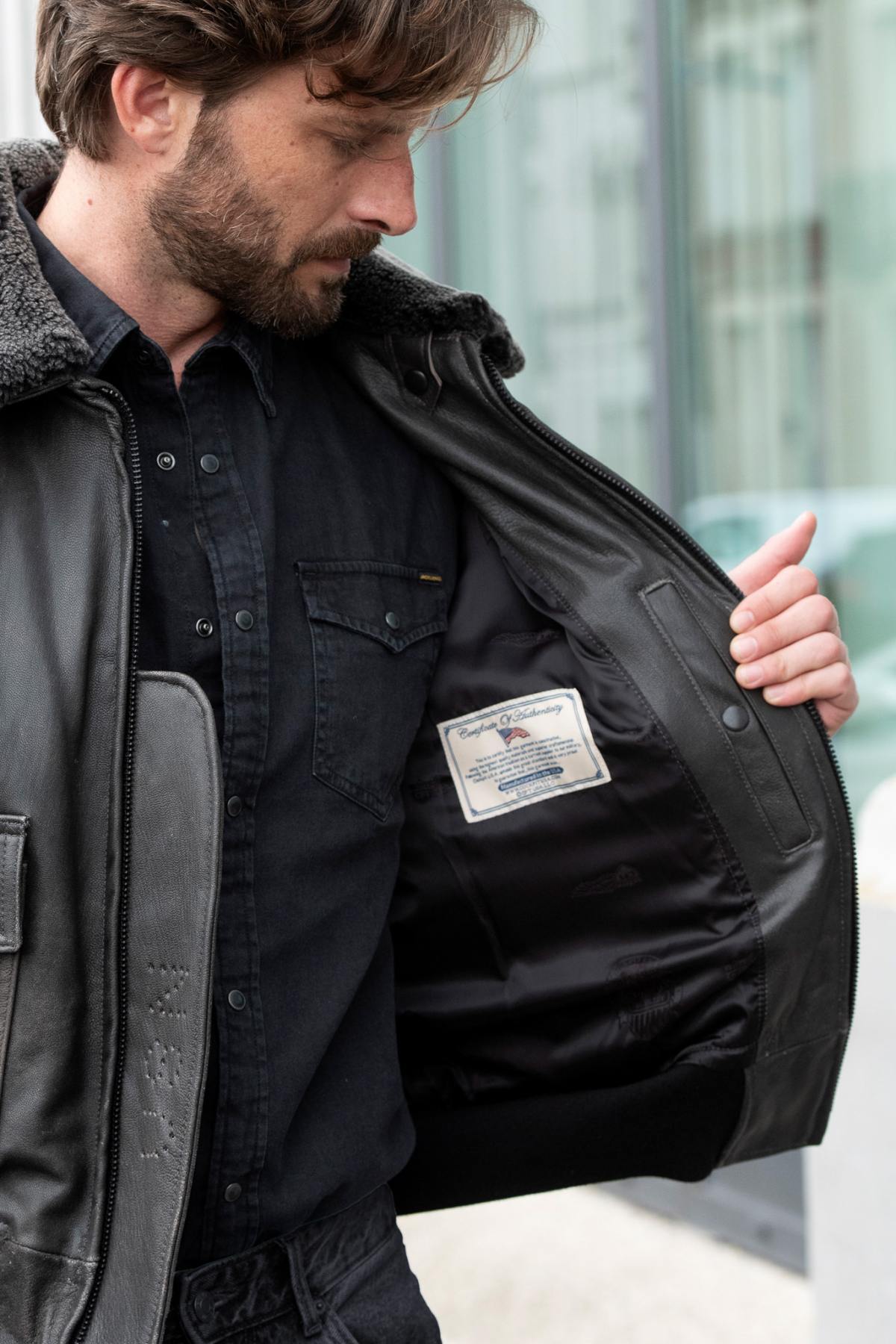 Vintage G-1 jacket in aged goatskin with removable shearling collar. - Image n°4