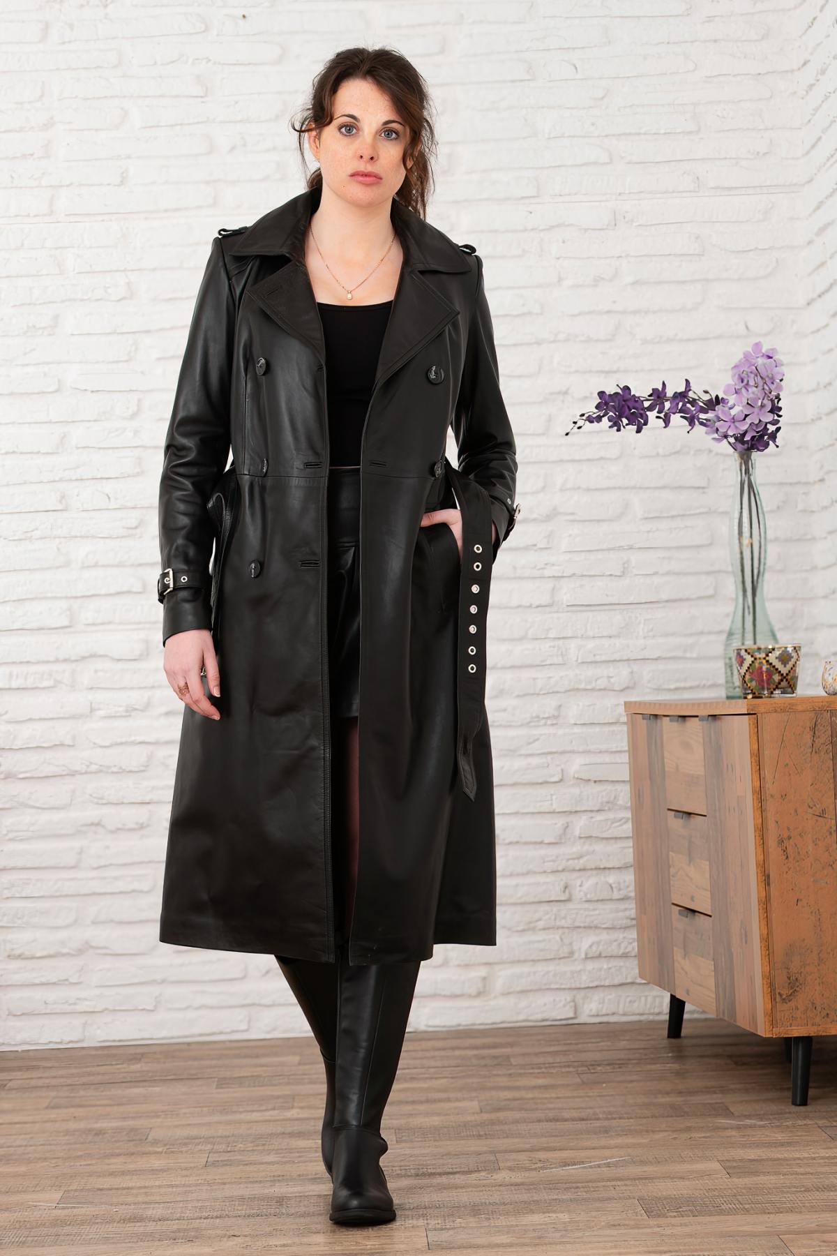 Elegant shiny black leather trench coat - Image n°8