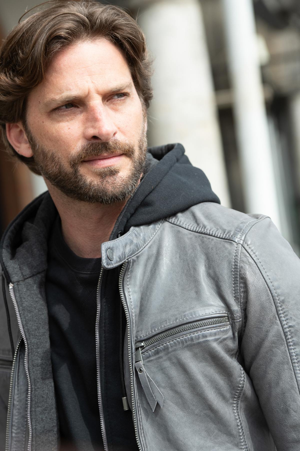 Grey leather jacket with biker collar and removable hood - Image n°3