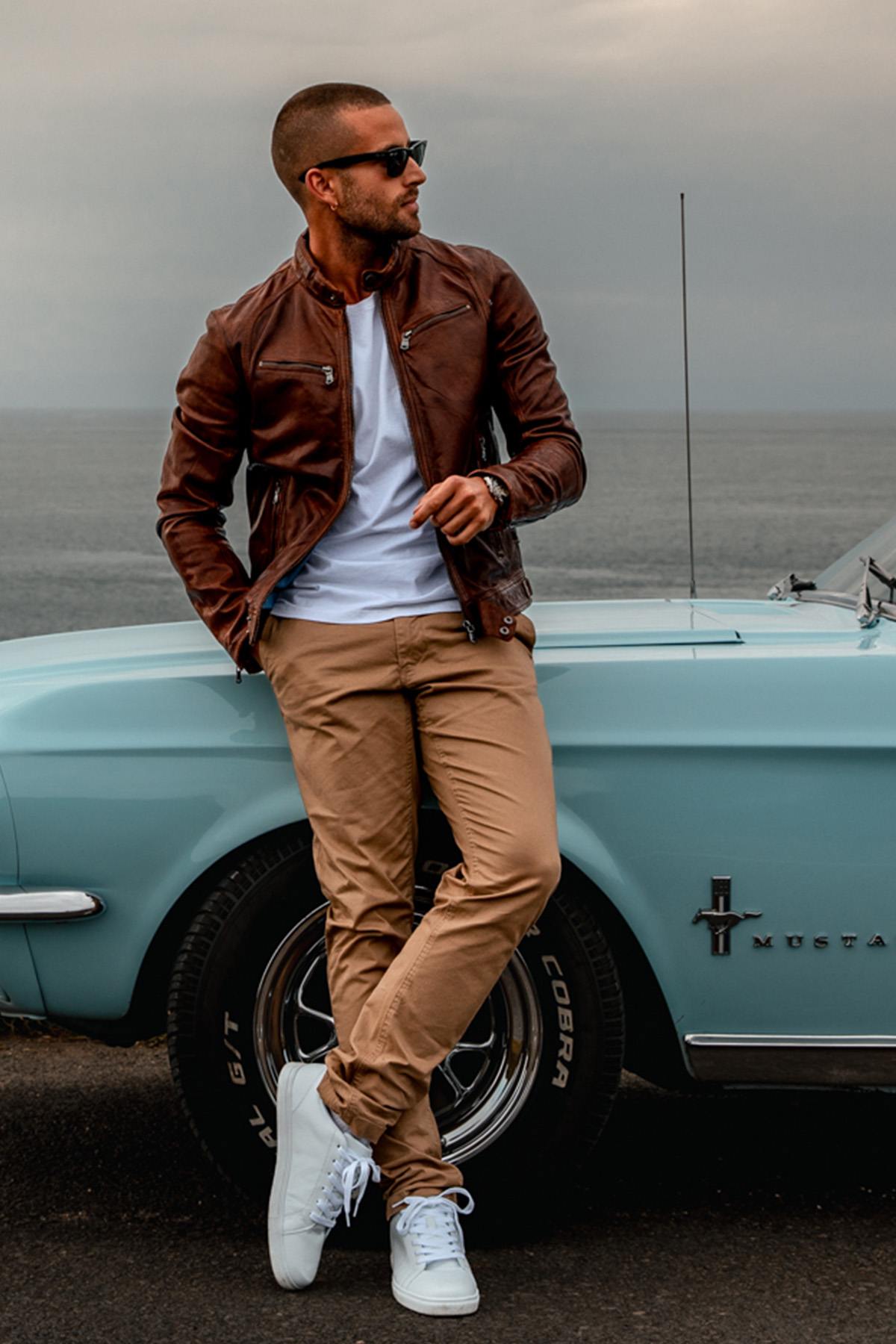 Brown leather jacket with biker collar - Image n°2