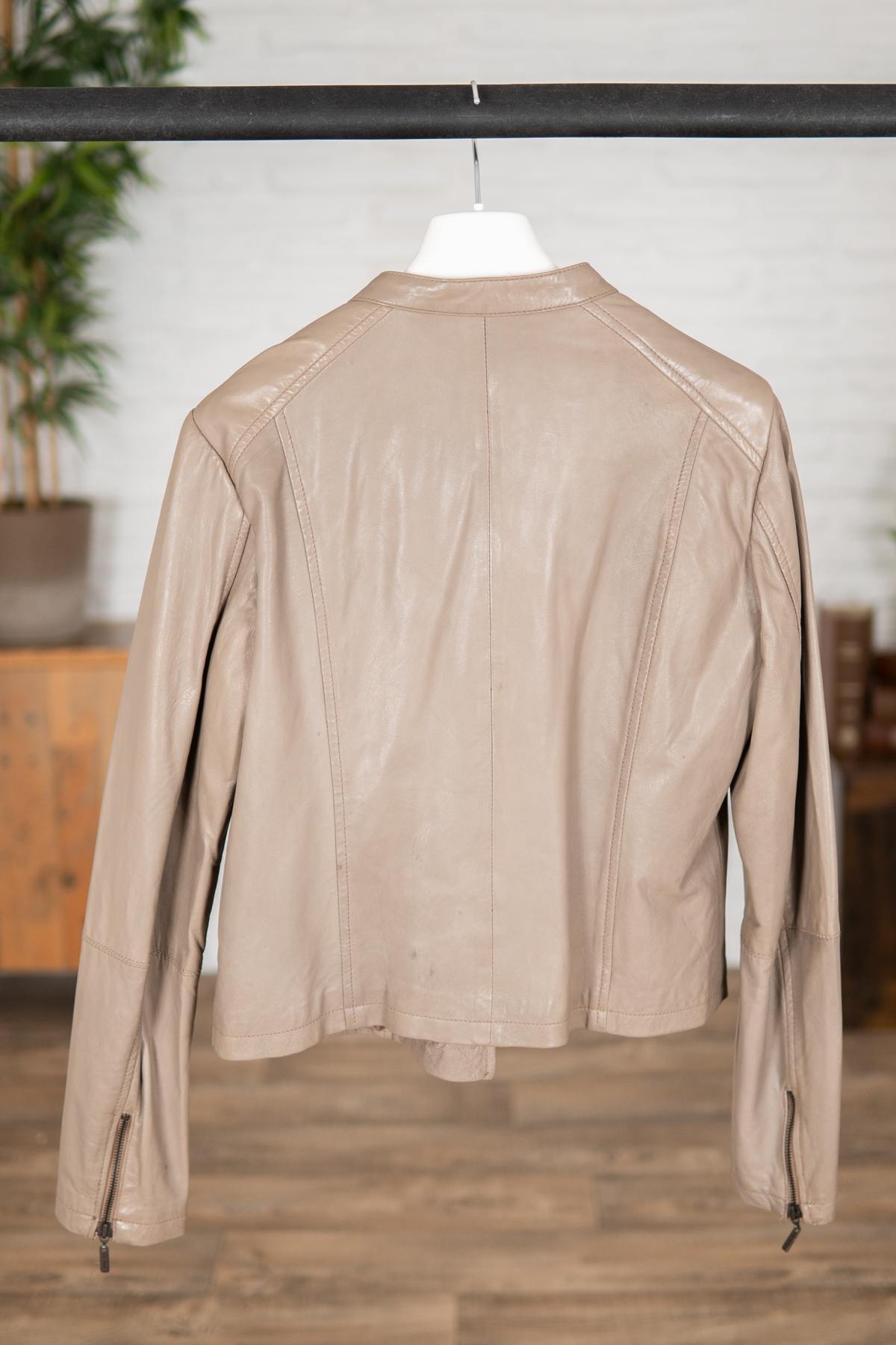 Women's beige leather jacket - Image n°2