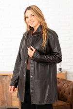 Elegant reversible brown suede leather coat - Image n°1