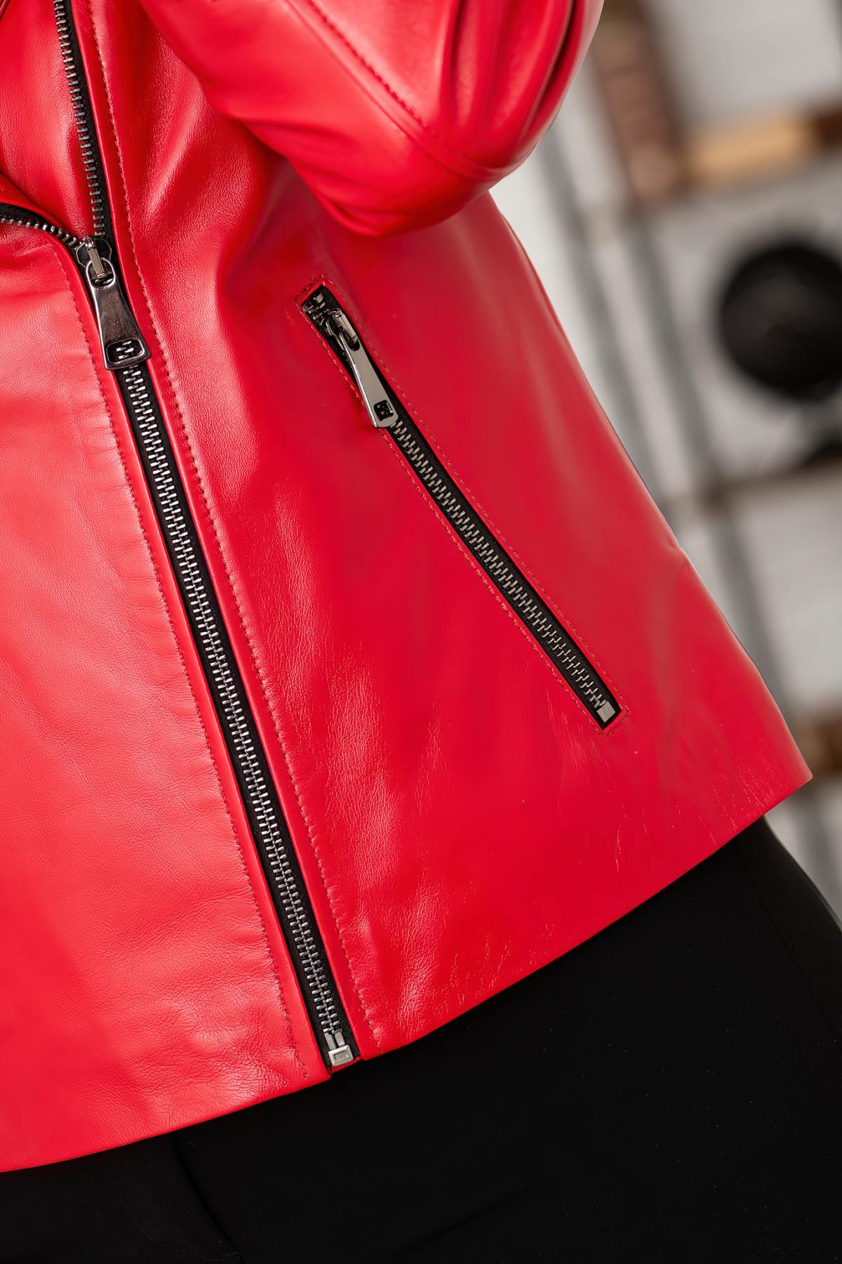 Red pearlised lambskin perfecto, slim fit. Rock-chic, Spanish leather. - Image n°7