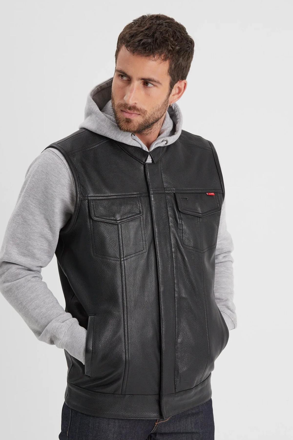Grainy goatskin leather vest, sleeveless, with a hidden zip fastening. - Image n°4