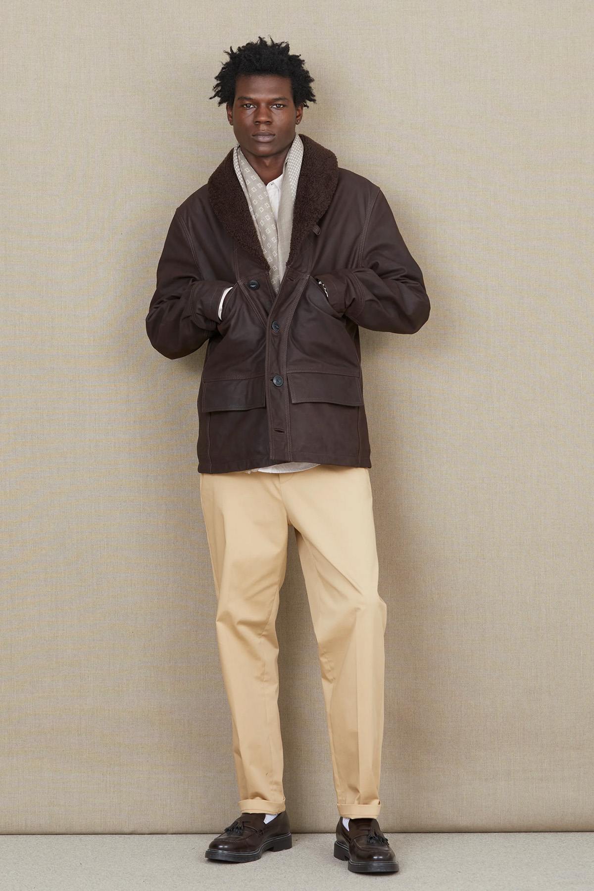 Brown leather jacket with sheepskin shawl collar - Image n°5