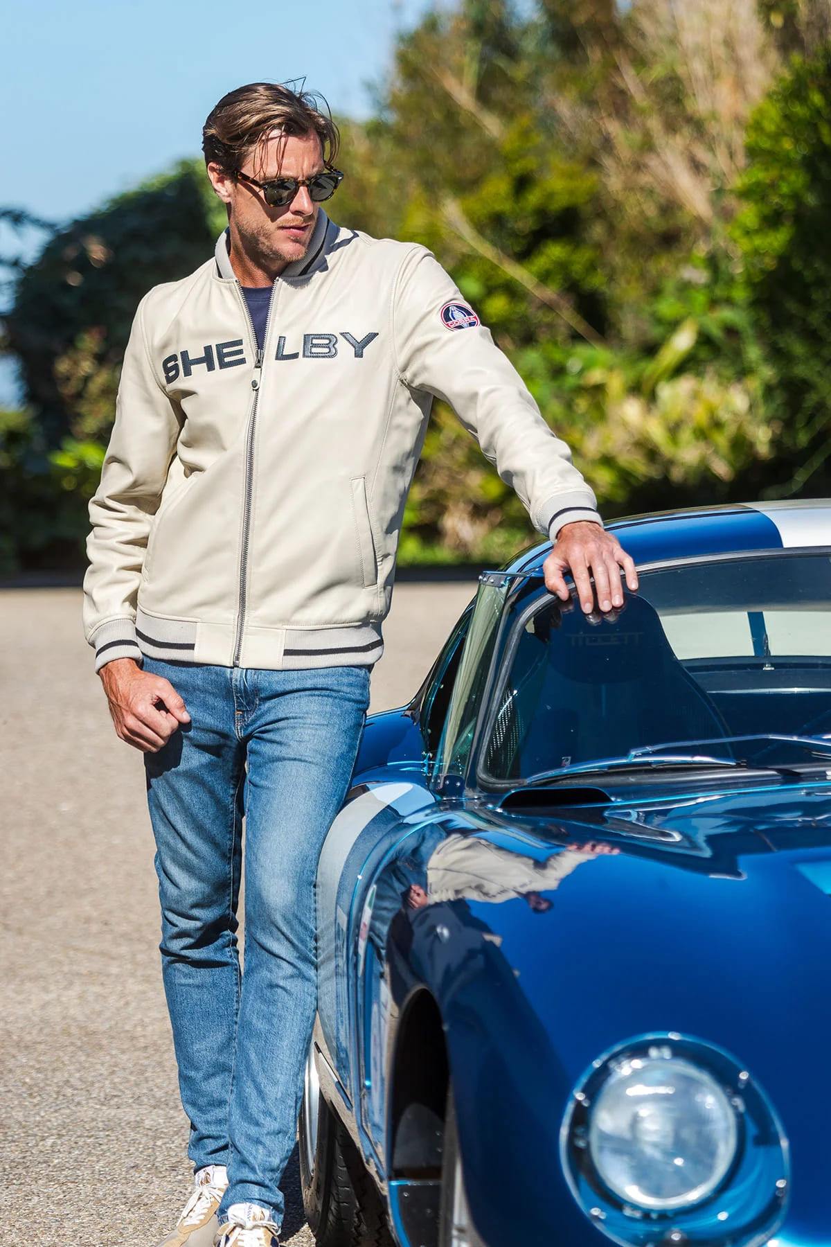 Soft ecru sheepskin bomber, inspired by Shelby's racing legacy. - Image n°7