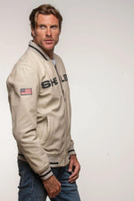 Soft ecru sheepskin bomber, inspired by Shelby's racing legacy. - Image n°5