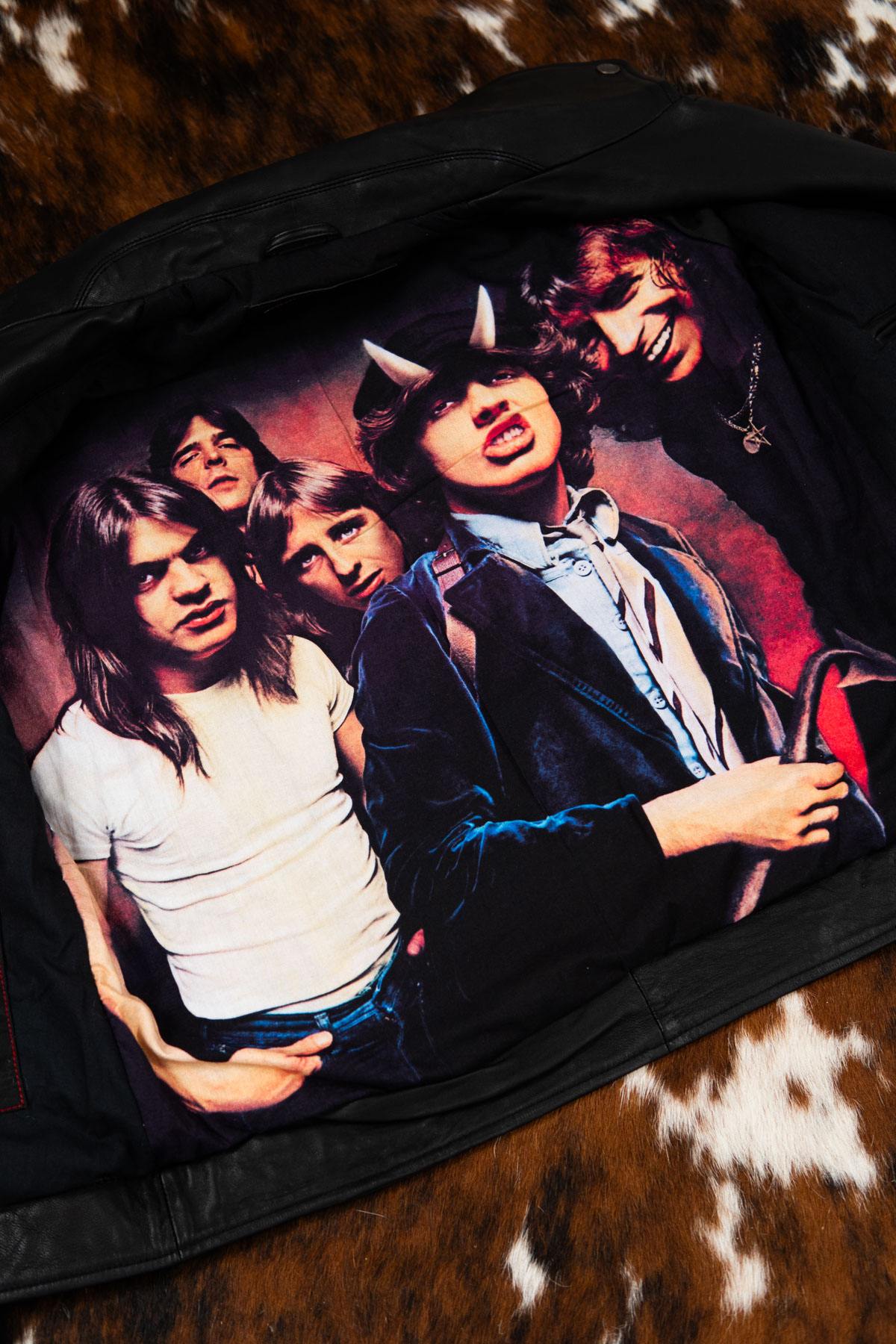 Leather biker jacket in tribute to the group AC/DC - Image n°6